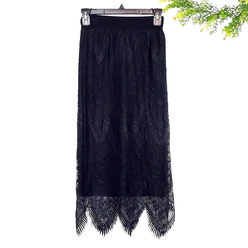 🆕🌿REVERSIBLE KNIT/LACE SKIRT🌿 - Picture 3 of 9